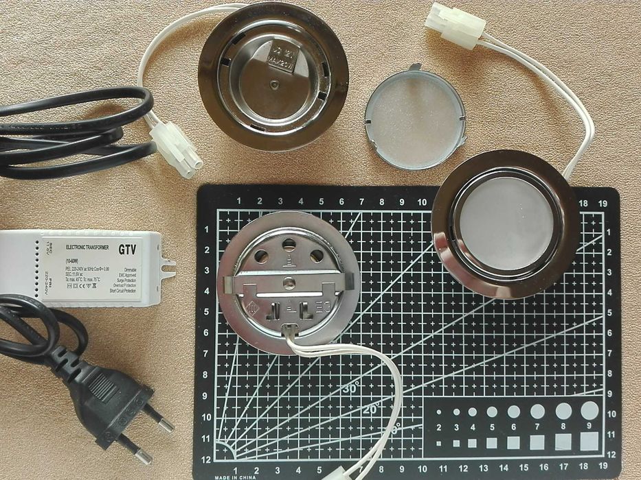 Zestaw 3x oczka halogenowe + transformator 60W, nowe