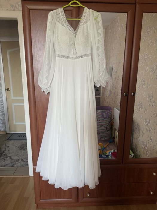 Весільна сукня