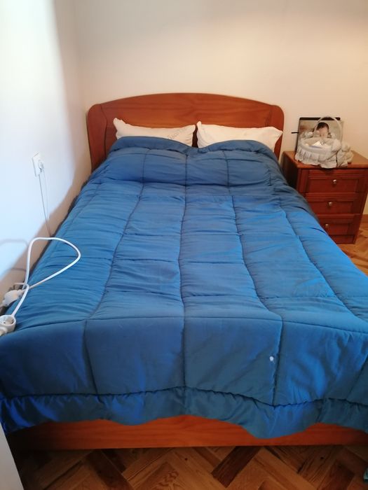 Mobília quarto solteiro (em pinho mel)