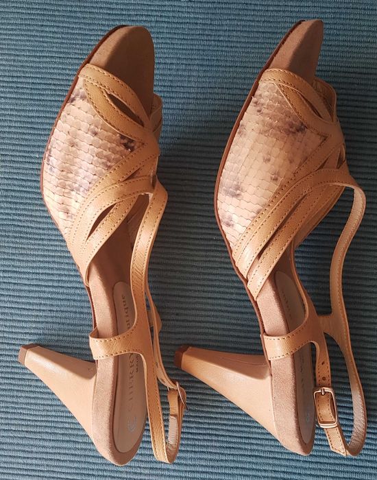CHERRY Boutique, wloskie buty, skora, r. 37 (24 cm), JAK NOWE