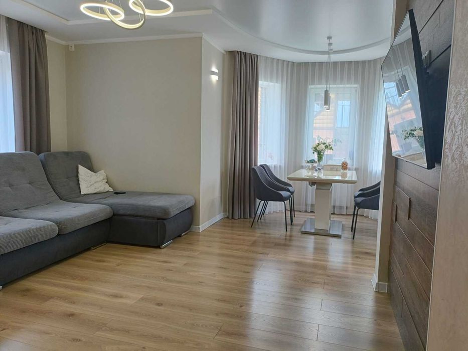 Двоповерховий сучасний будинок. р-н  Яр