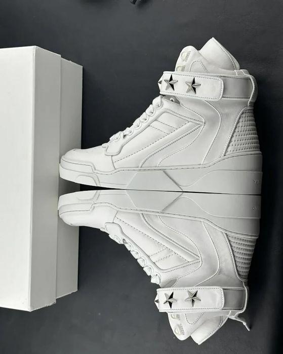 givenchy star strap tyson