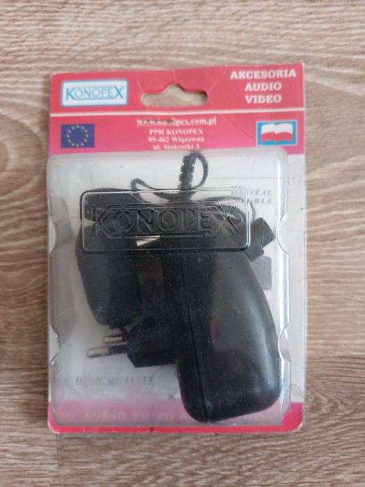 Zasilacz antenowy regulowany