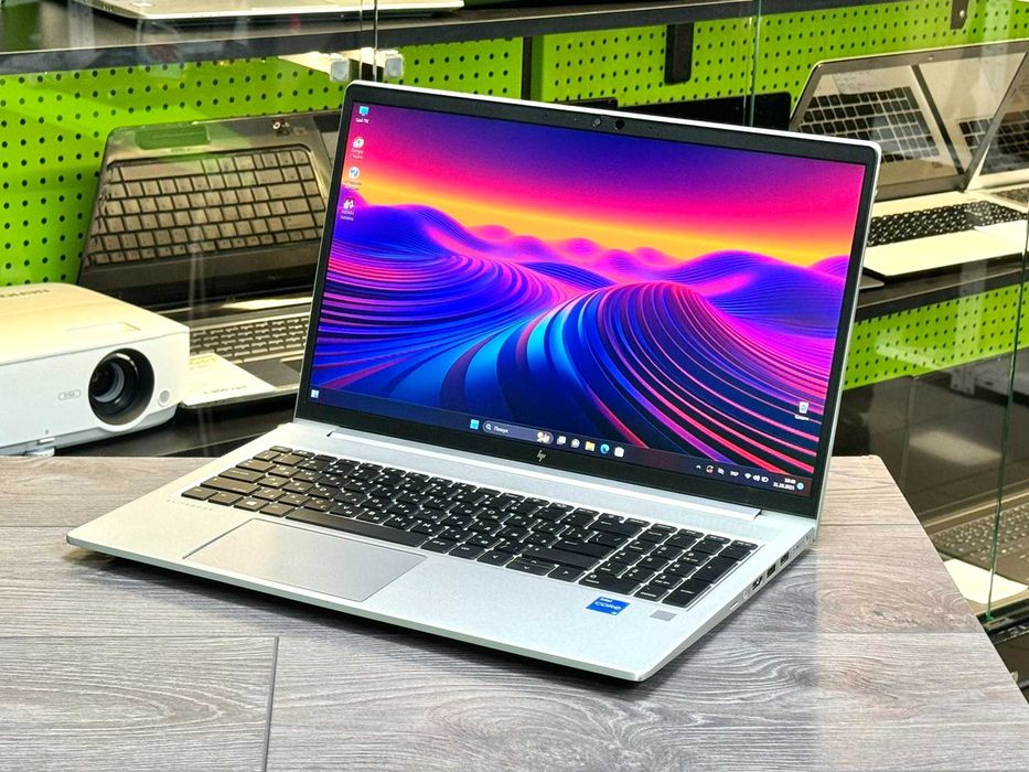 Металевий преміум ноутбук HP Elitebook 650 G9 / Core i5-1235u / IPS
