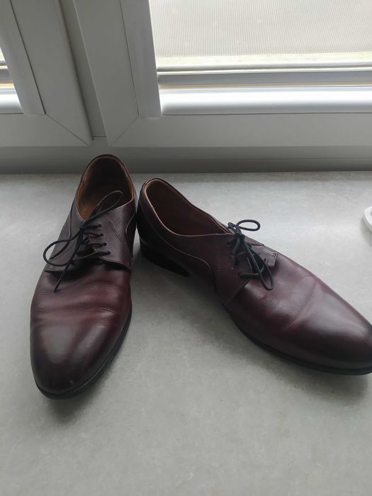 Bordowe męskie buty do garnituru