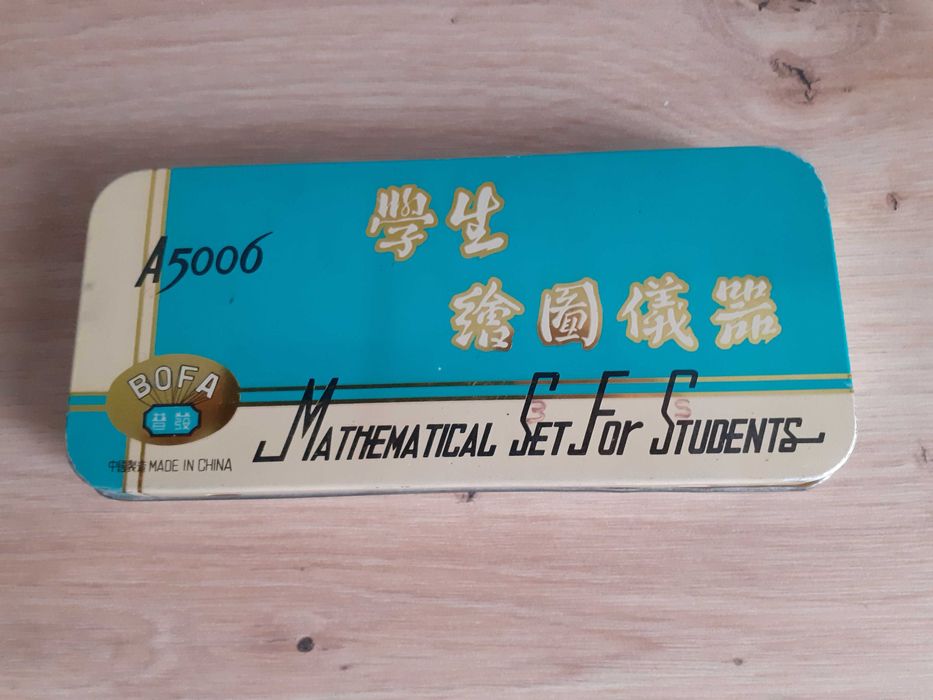 Piórnik z przyborami do geometrii- PRL