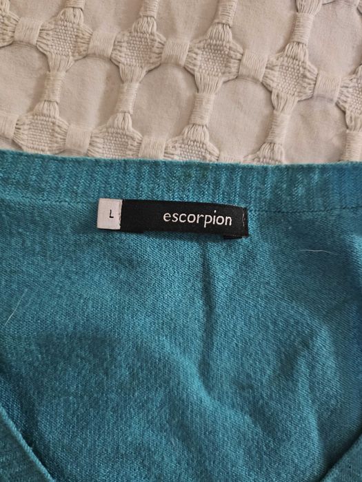 Camisola decote em bico