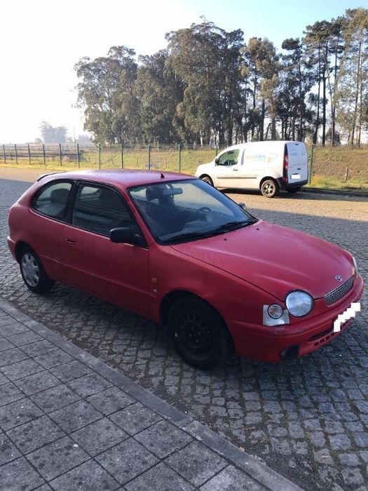 Toyota Corolla E11 1.6 3P 1999 - Para Peças