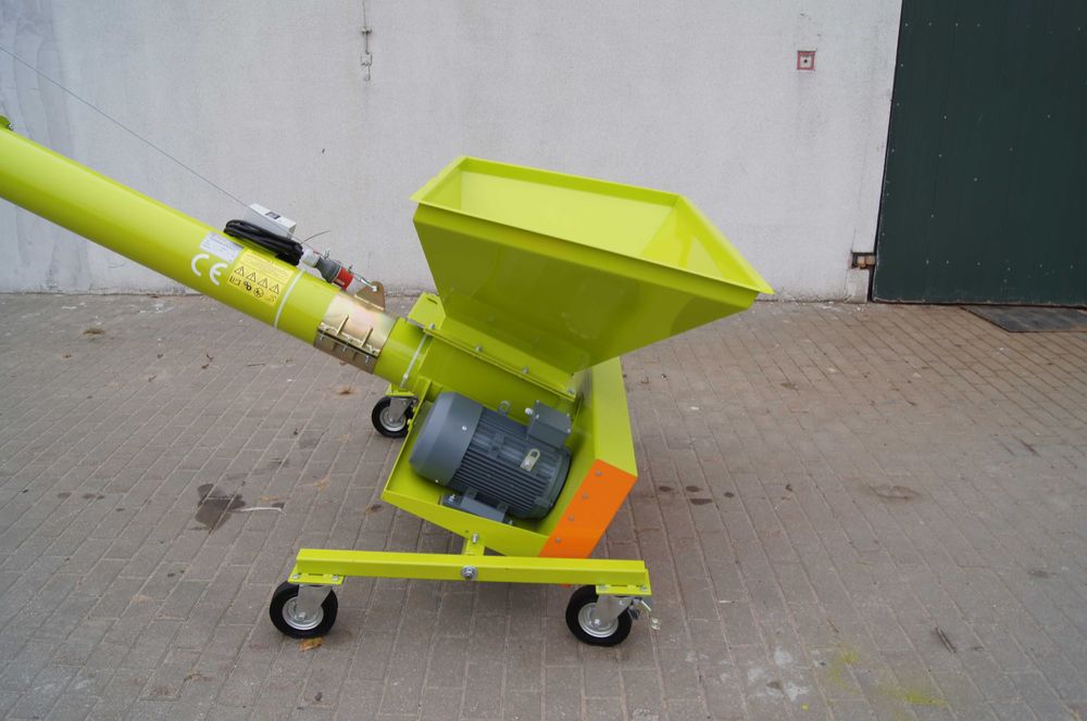 Podajnik do zboża długość 4m średnica 200mm producent ADRAF