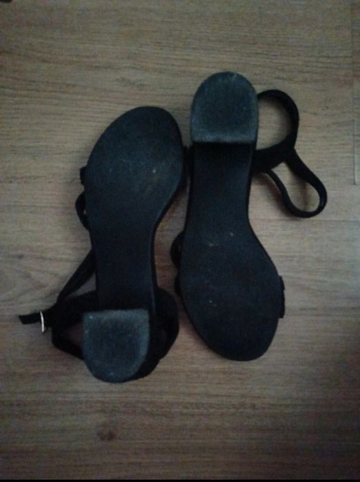Buty na koturnie