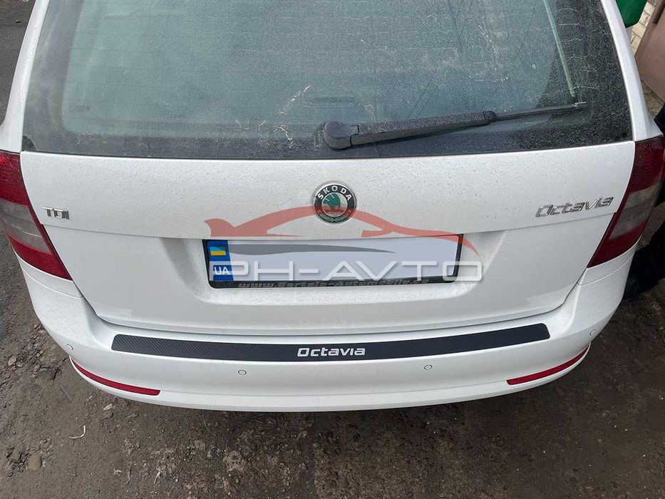 Накладка на задний бампер Skoda Octavia A5 Fl Combi / Sedan / Lift