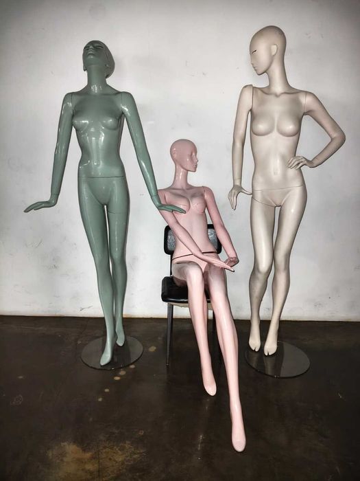 Manequim feminino corpo inteiro + base