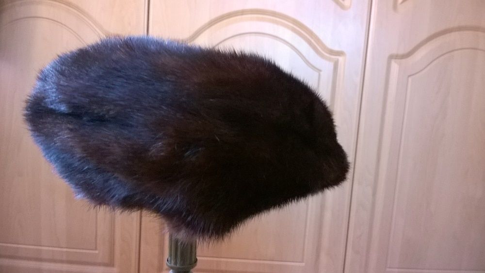 Beret Norka.