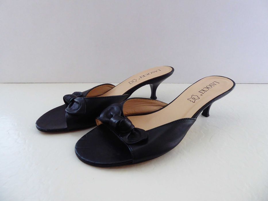 Czarne klapki damskie skórzane Lasocki z  kokardką r. 38