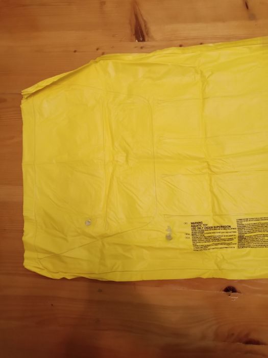 Надувний матрац і круг. Пробиті