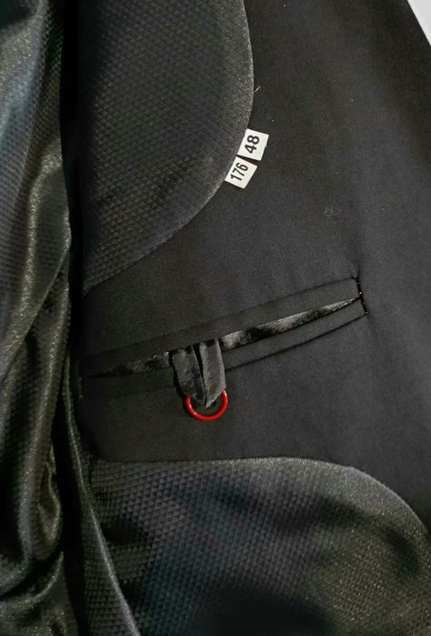 Czarny garnitur męski