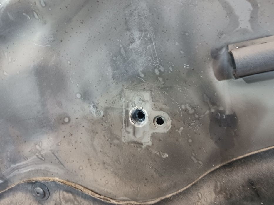 Capot BMW 7 (E65, E66, E67)