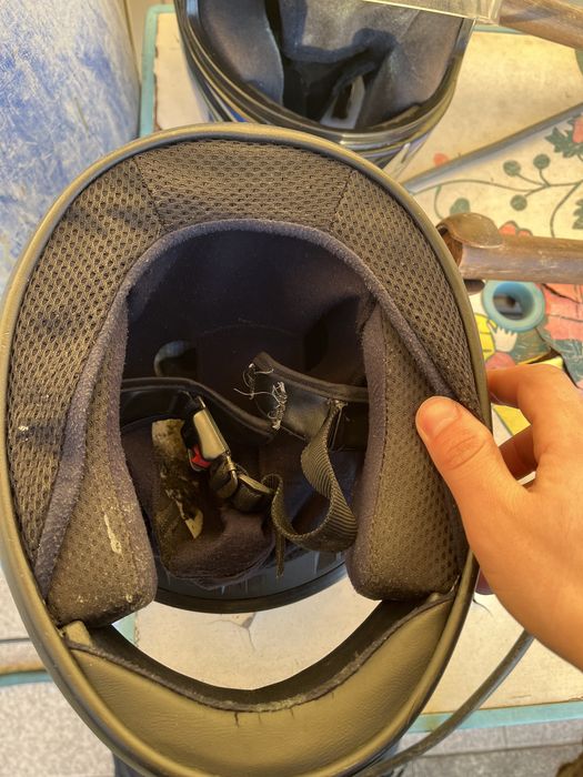 Capacete de mota usado