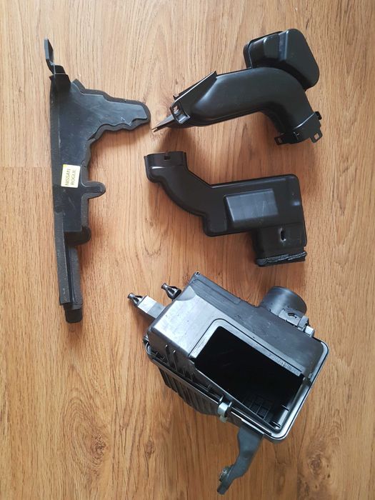 Корпус воздушного фильтра Nissan Rogue 14-20 оригинал б/у 165004BA3B