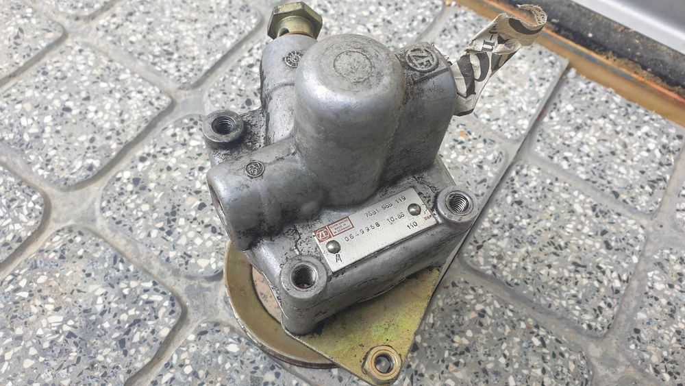 Bomba de direção assistida Porsche 944