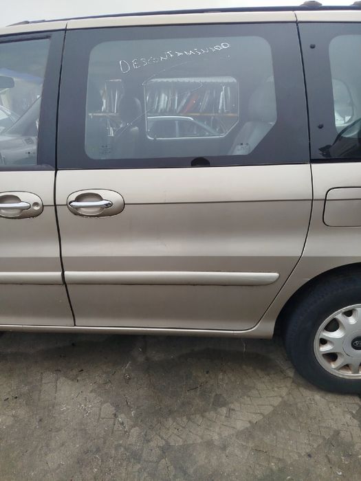 Porta trás esquerda KIA Carnival II (GQ)