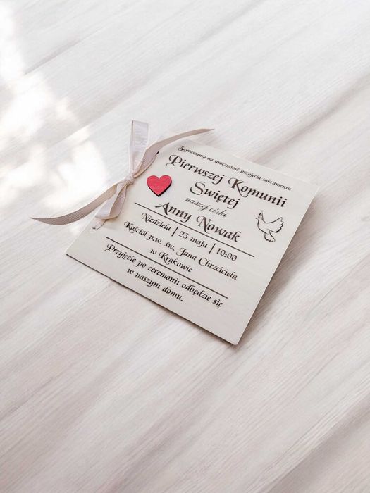 Zaproszenie na Pierwszą Komunię Świętą – Personalizacja grawer
