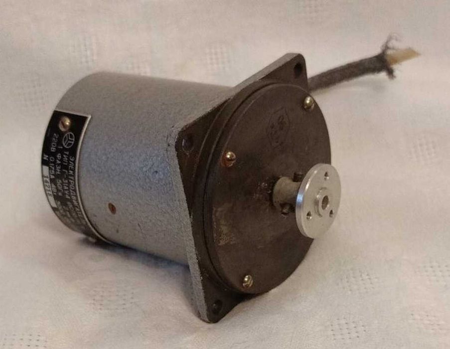 Злектродвигатели Г-31АУ4, АП-600м, УВ-082, РД-09, СД-54 и др.