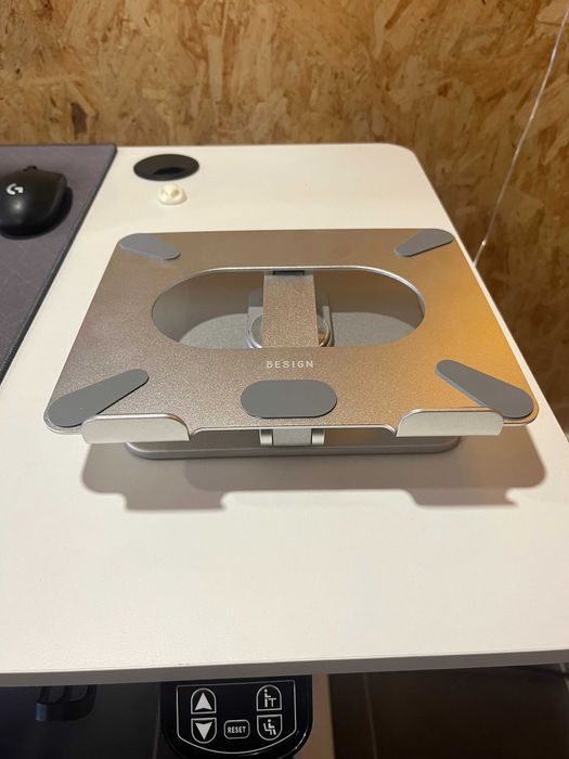 Suporte portáteis de 10 a 15,6"com base giratória de 360 graus