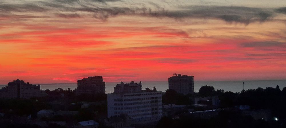 Залізн.Вокзал Центр /85м²:3кімн;2сан.в;джакузі/ Видова є укриття
