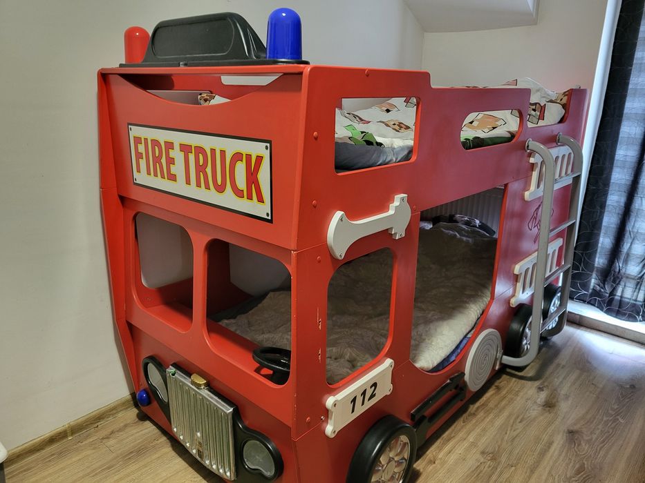 Łóżko piętrowe wóz strażacki