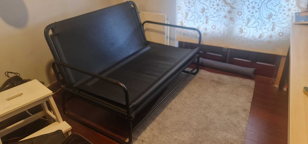 Sofá cama IKA em bom estado