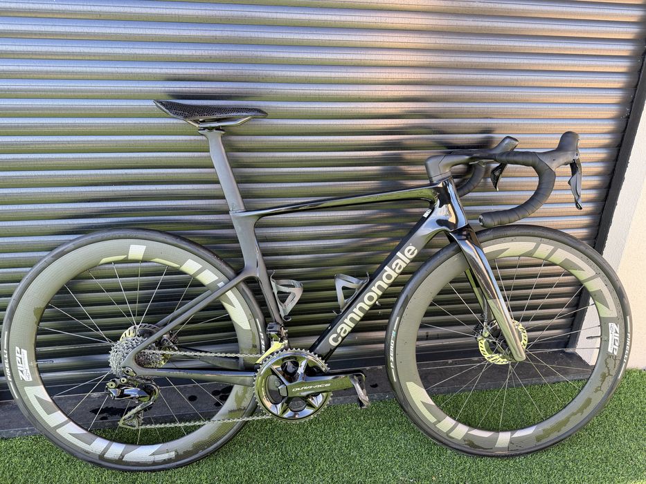 Rodas ZIPP 404 completamente novas