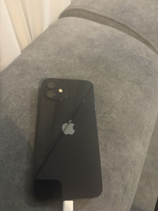 Iphon 12 czarny 64G  wraz z etui