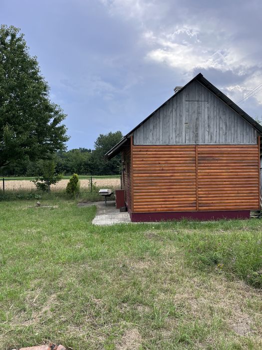 Дачний будиночок у тихому місці