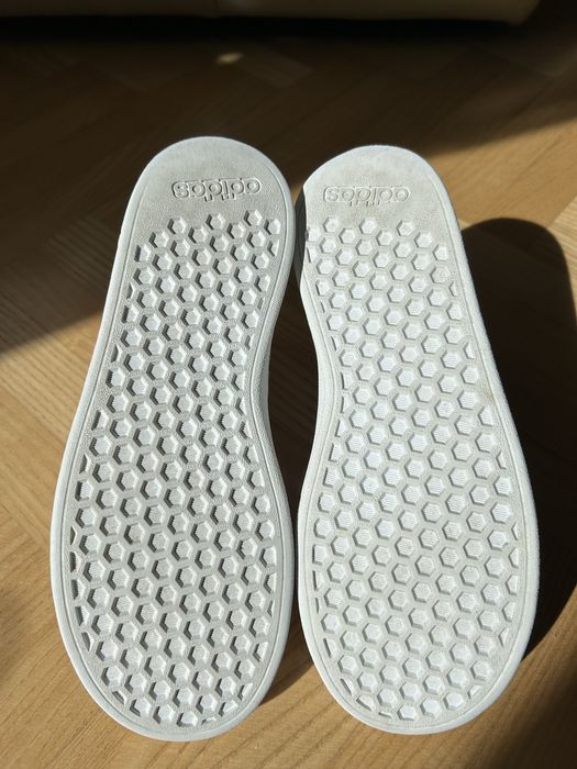 Buty Adidas rozm. 36 i 2/3, długość wkładki 23,5 cm