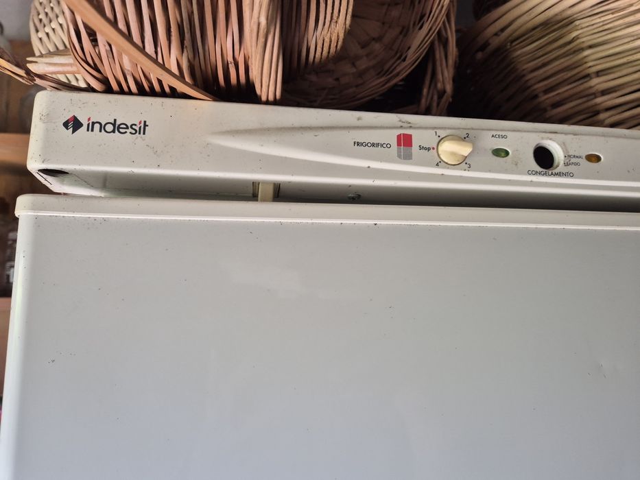 Frigorífico combinado indesit