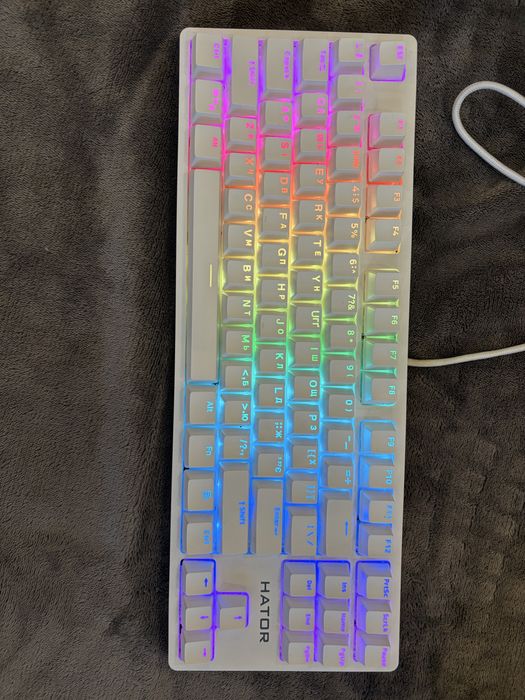 Продам клавиатуру HATOR