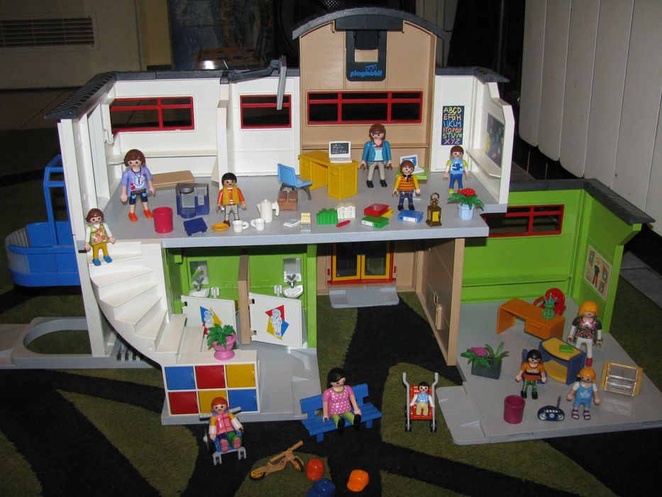 Playmobil 9453 Duża Szkoła Z Wyposażeniem, school, grajacy zegar