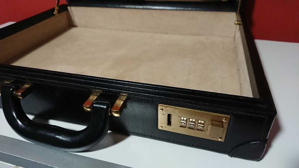 Mala Executiva, clássica, vintage, em couro duro