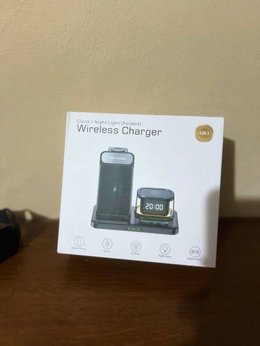 Це бездротовий зарядний пристрій H33 5-в-1 15 Вт (IP Version).