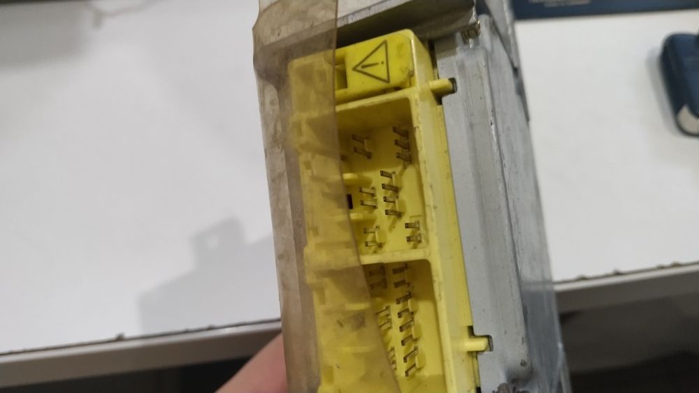 Mitsubishi Pajero airbag sensor