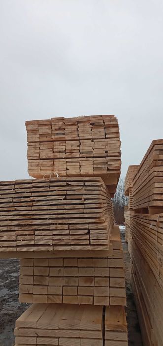 Пиломатеріал  дошки крокви балки рейки  ліс на дах