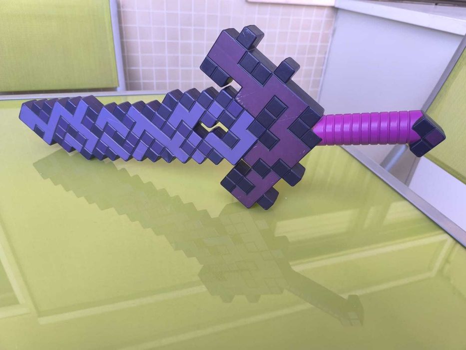 figura Terraria Night's Edge Sword