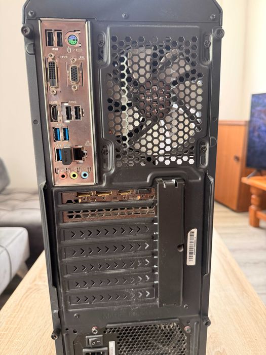 Torre Gaming – Ryzen 5 3600 | GTX 1660 Super | 16GB RAM | 2TB Total