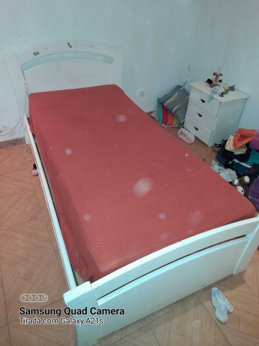 Cama de solteiro completa com gavetas