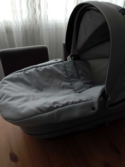 Carrinho para bebé 3 em 1 Chicco - Com Alcofa e Ovo