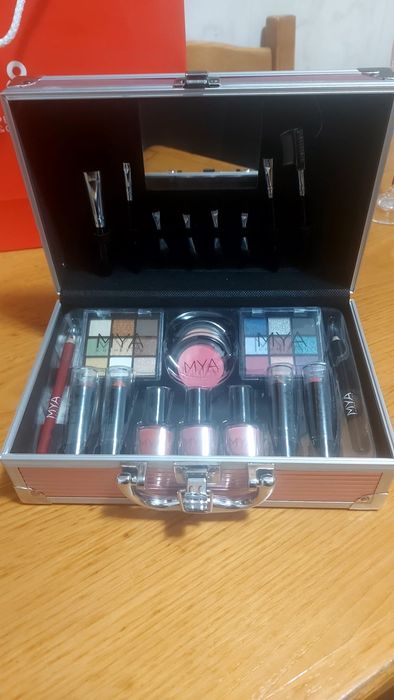 Kit de Maquilhagem MYA