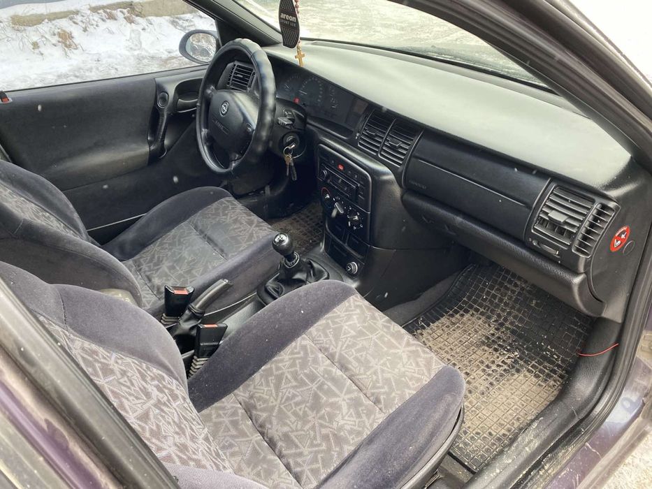 OPEL VECTRA B 1.6, в гарному технічному стані