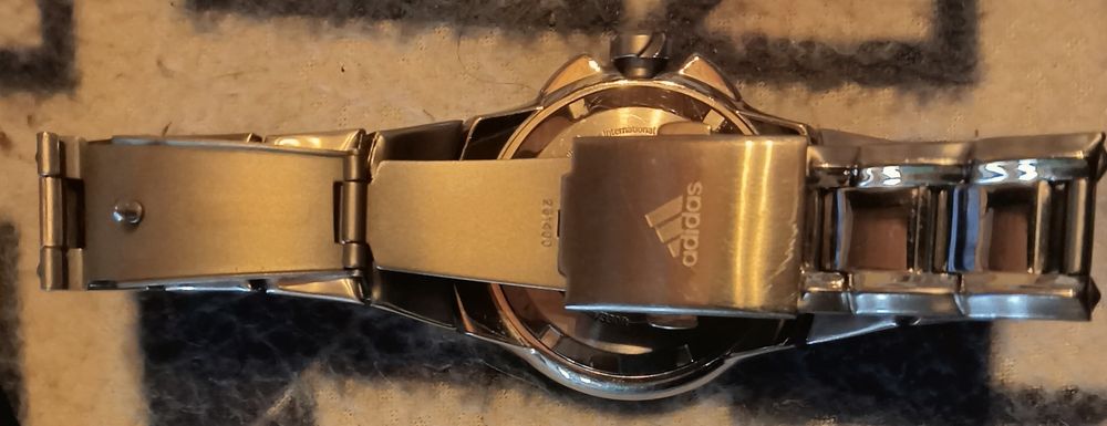 Relógio Adidas semi novo