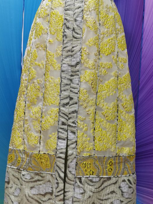 Роскошное платье, колоборация Yellow strapless H&M Concious Exlusive, Жаккард